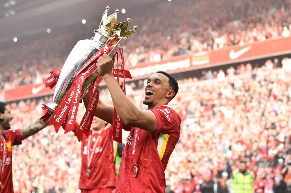 利雅得胜利vs费哈：C罗领衔，马内、菲利克斯、科曼首发